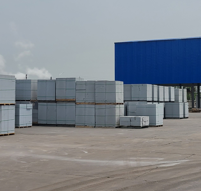 蒸壓加氣塊廠(chǎng)區(qū)一角